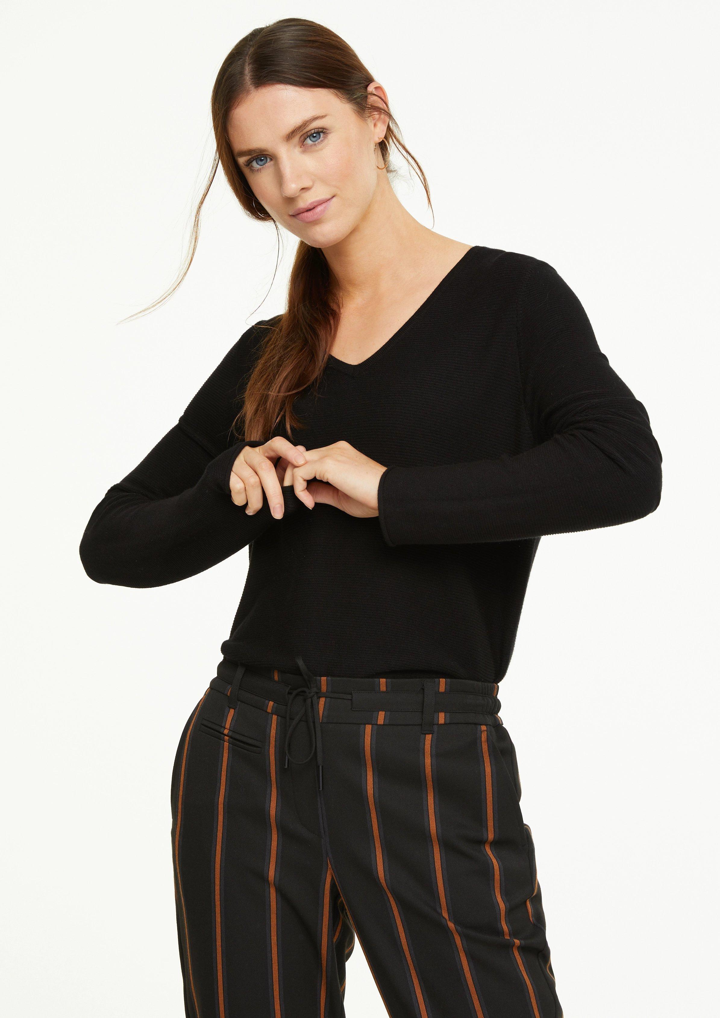 fine knit v neck jumper