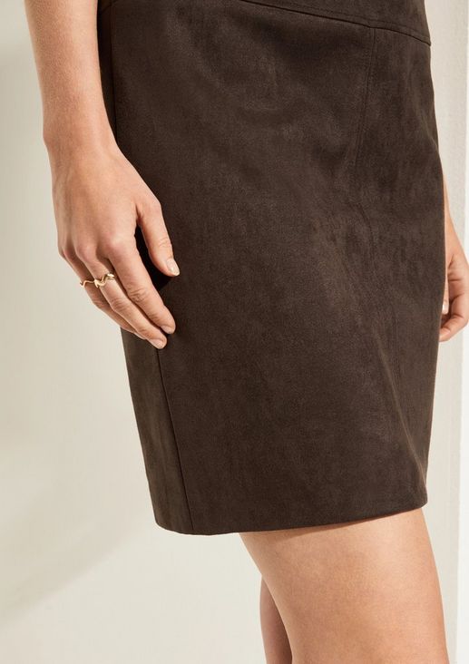 Pencil skirt in faux suede from comma