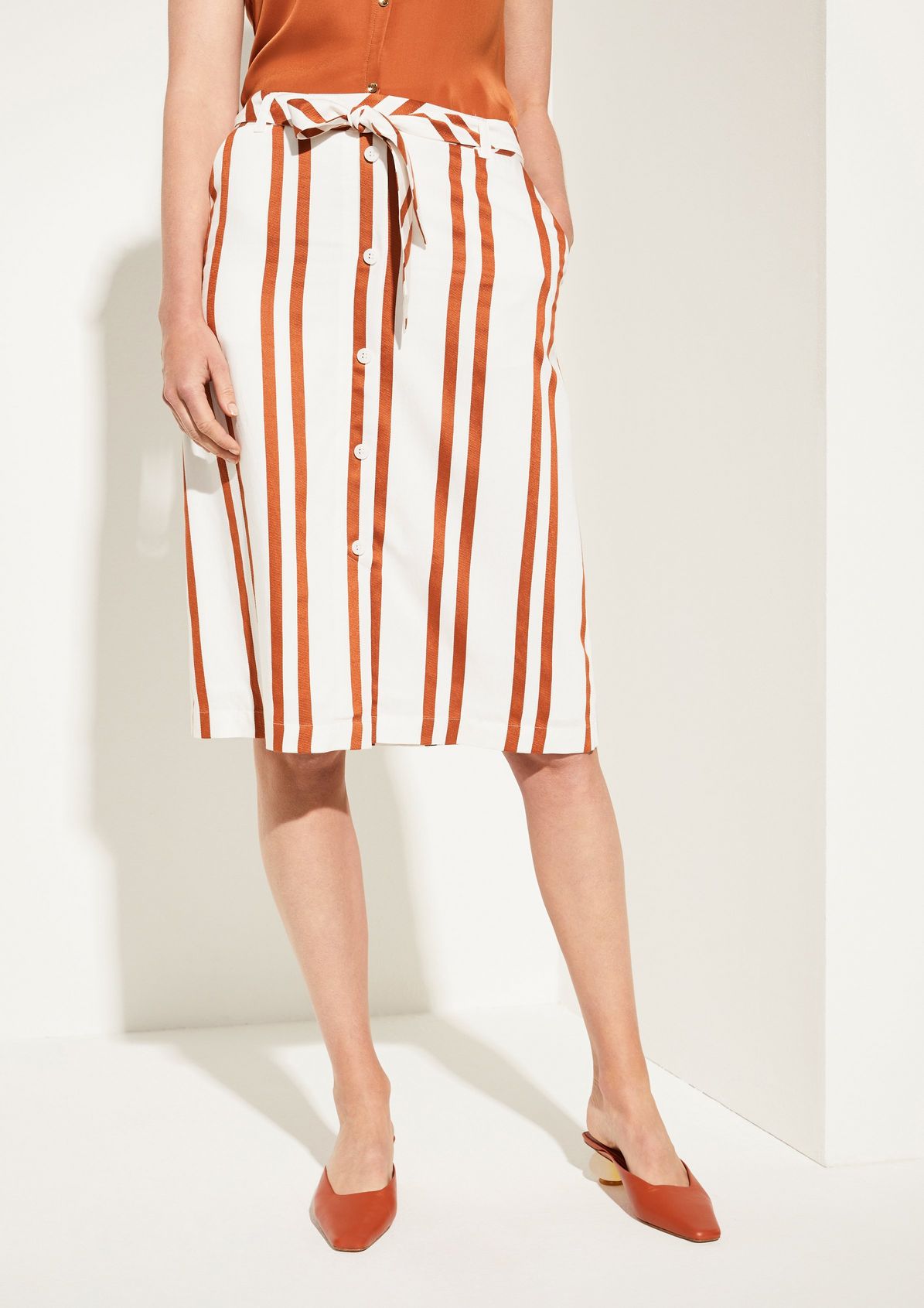 Viscose skirt with a striped pattern from comma