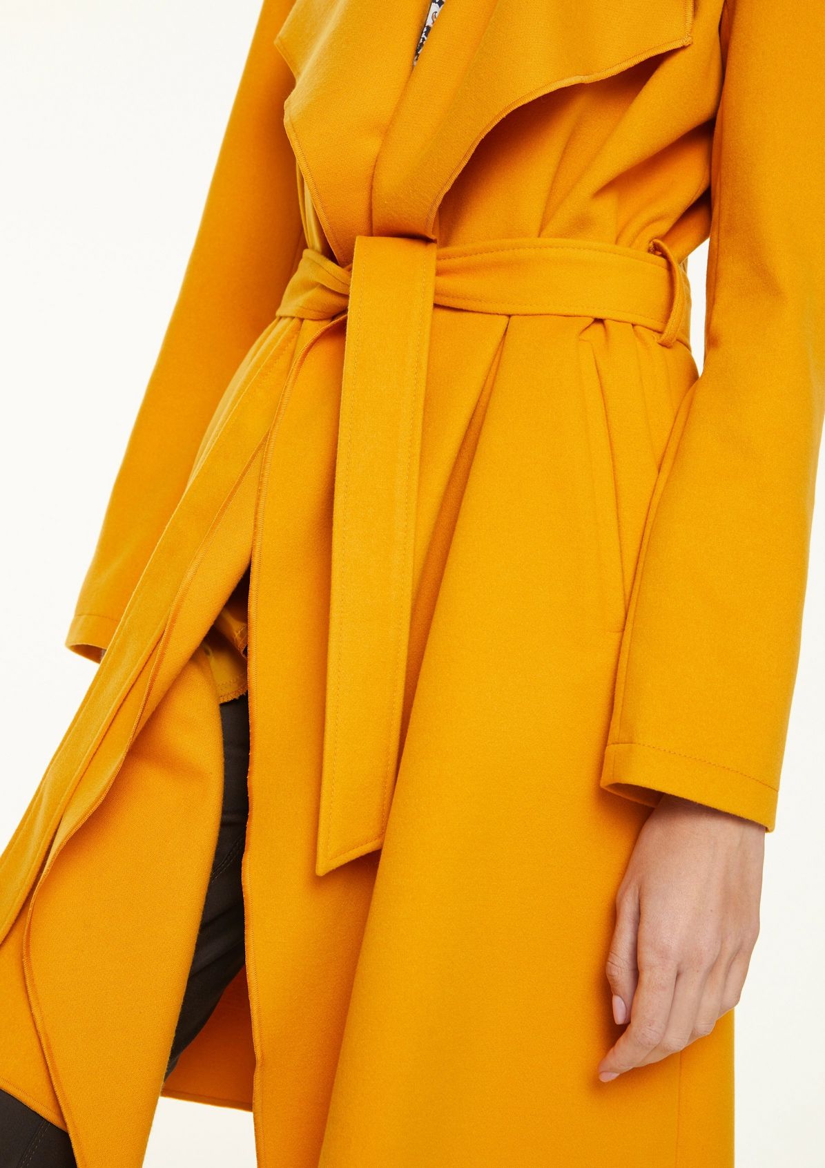 Coat with a tie-around belt from comma