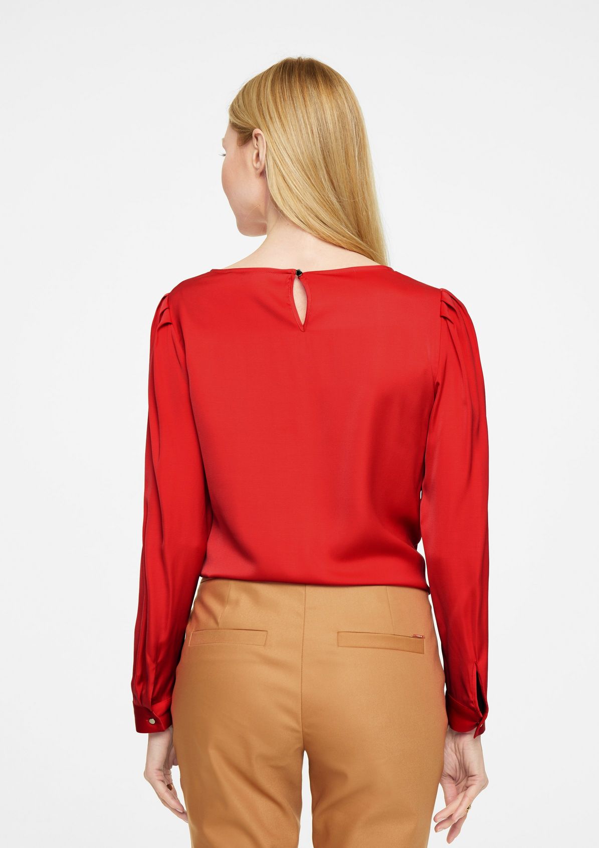 Blouse with gathered shoulders from comma