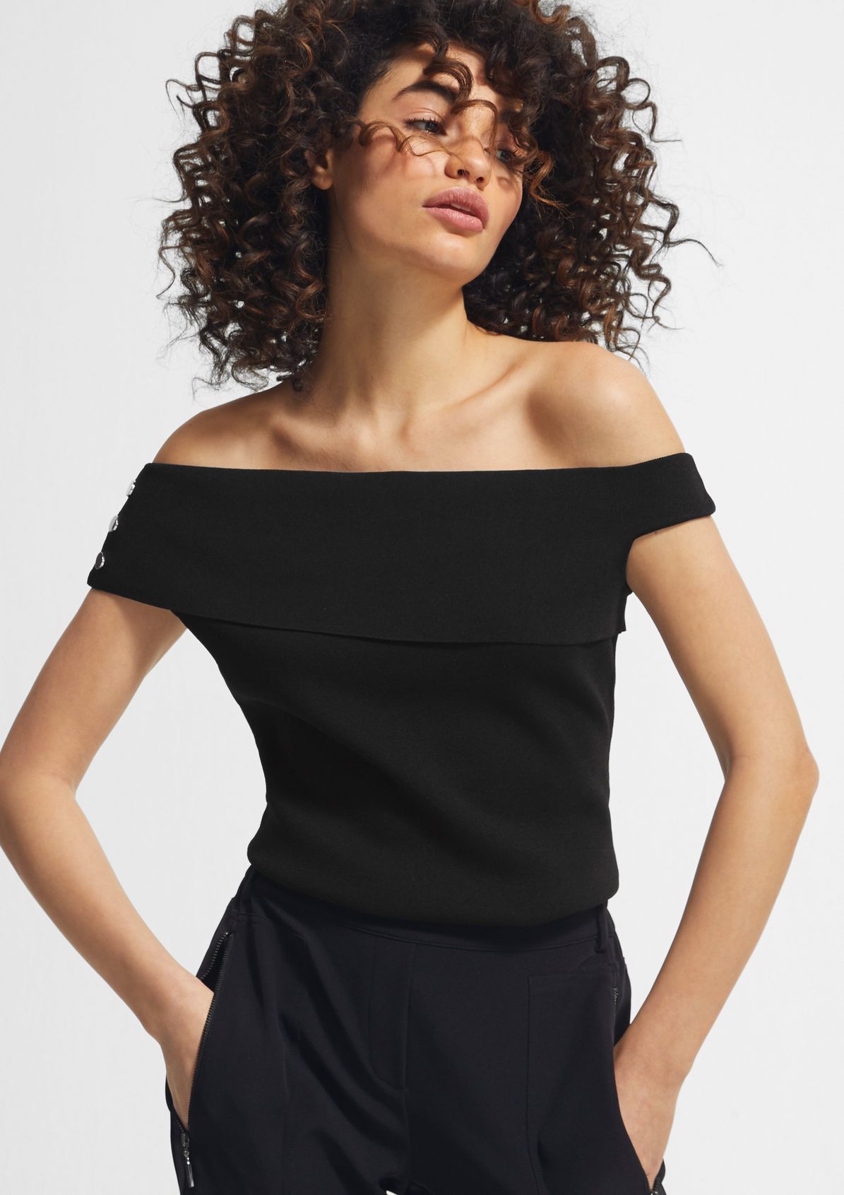 comma Off-the-shoulder fine knit top