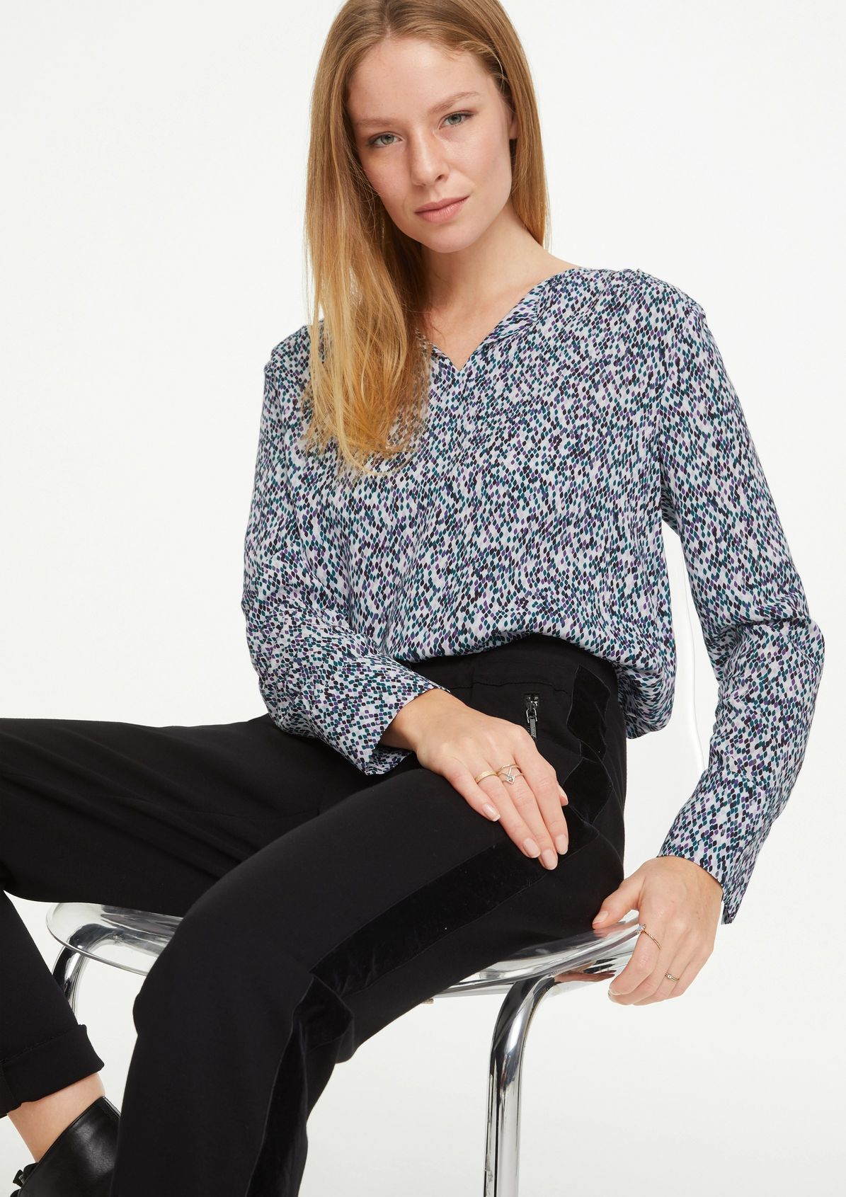 Blouse with notch neckline from comma