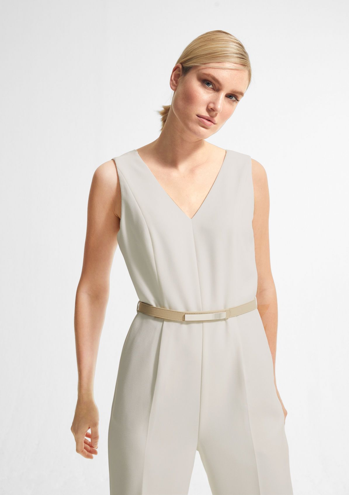 Elegant jumpsuit with a belt from comma