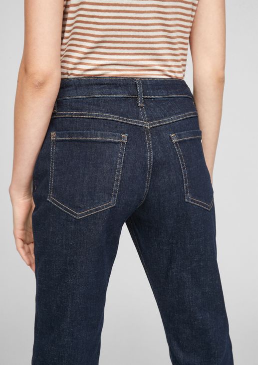 Slim Fit: Leicht ausgestellte Jeans 