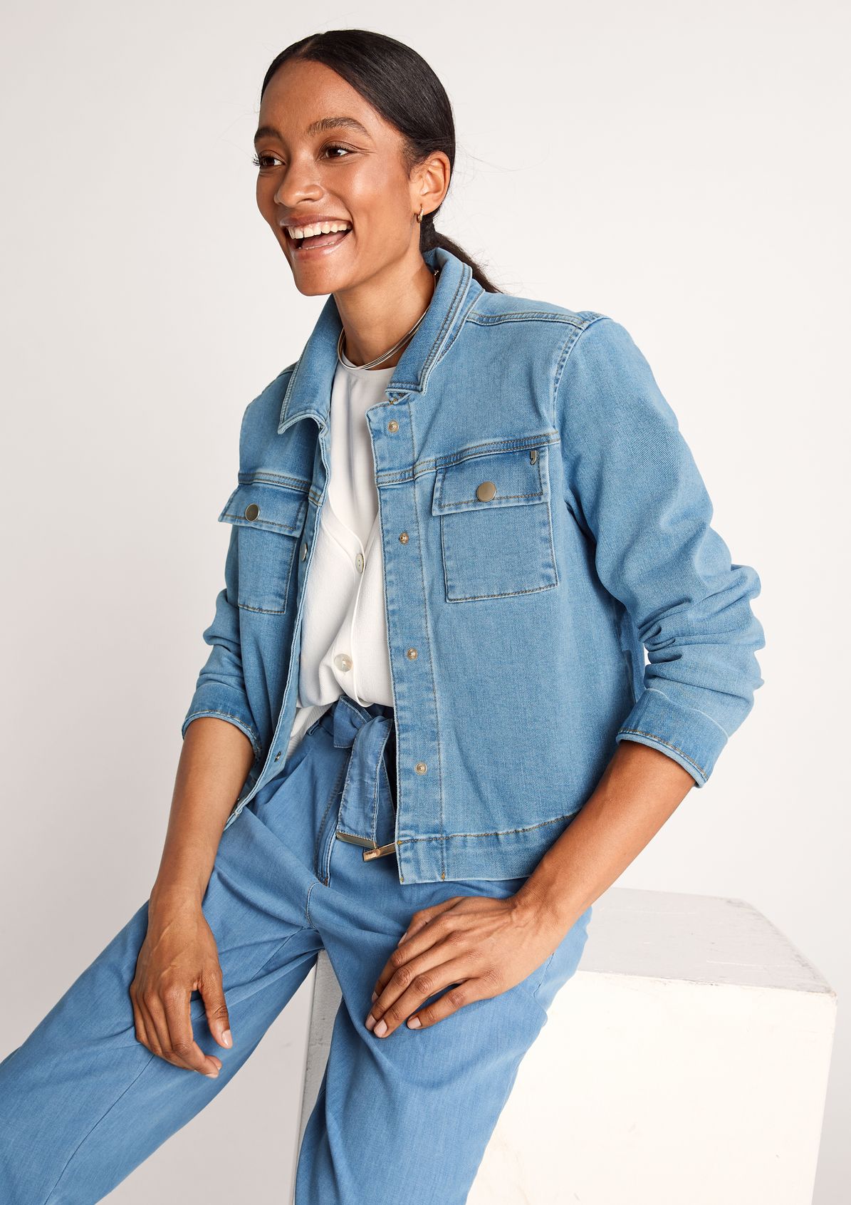 Lightweight, cropped denim jacket from comma