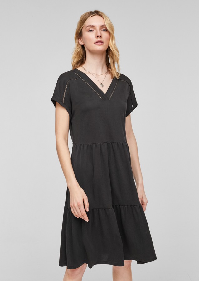 Women Dresses | Tiered piqué dress with a V-neckline - QX09903