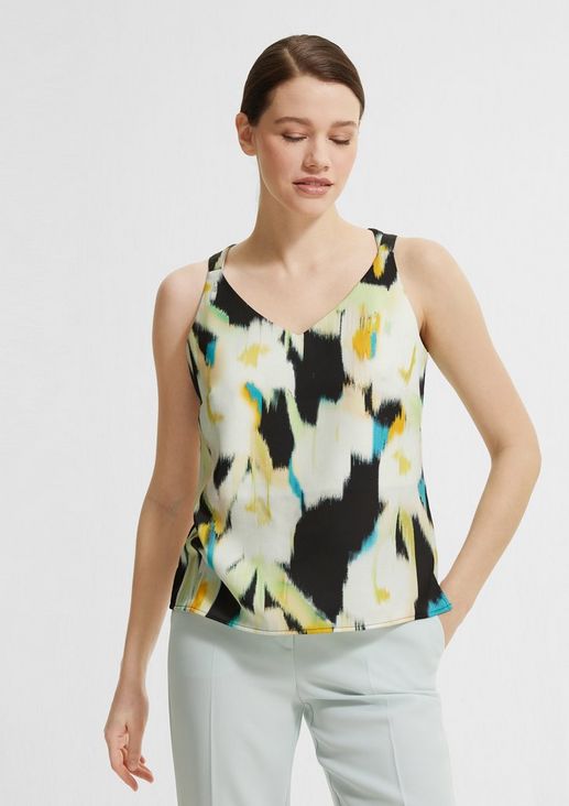 Top with a cut-out on both sides from comma