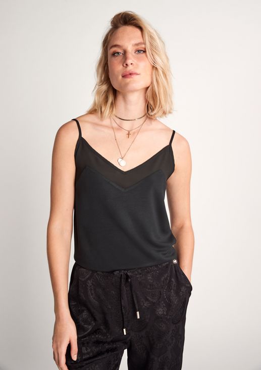 Blended modal top with a crêpe trim from comma