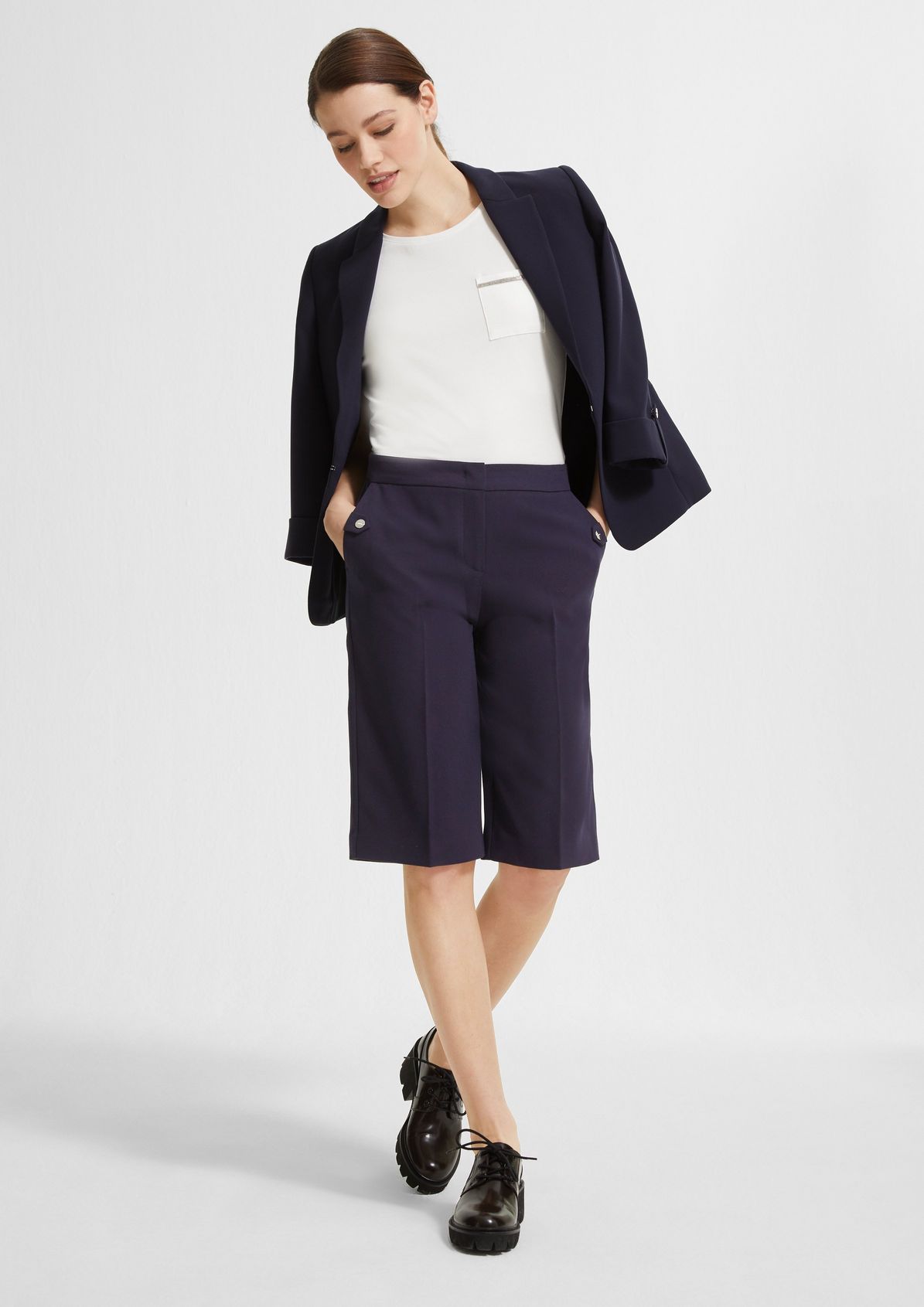Elegant crêpe trousers with pressed pleats from comma