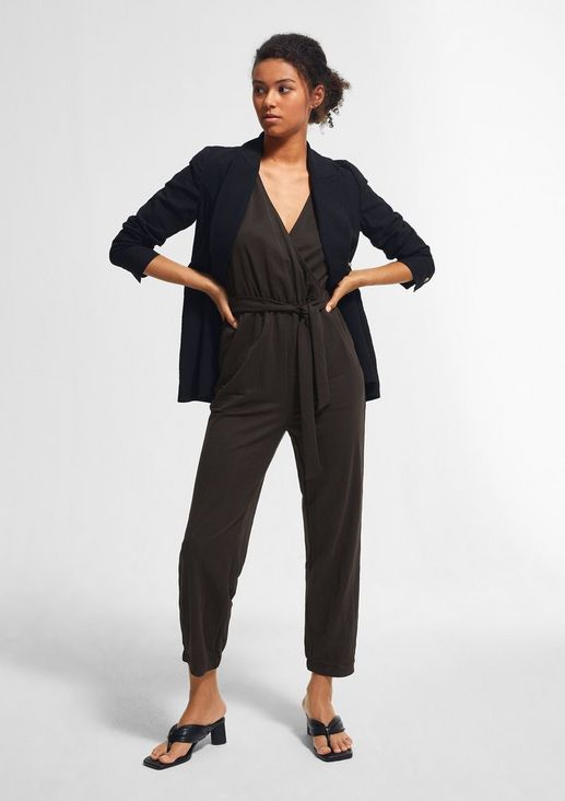 Jumpsuit with a cache-coeur neckline from comma