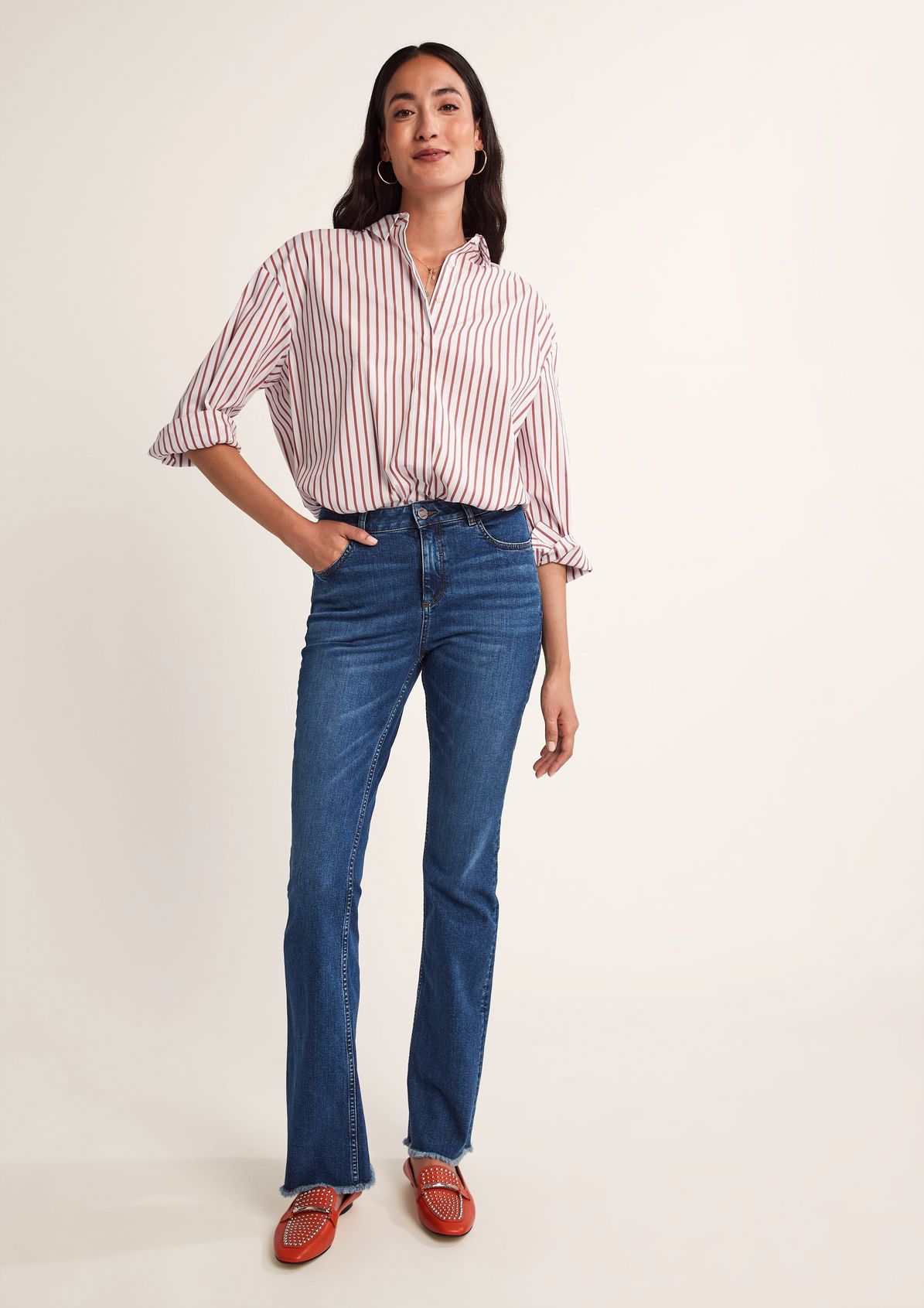 Skinny: flared jeans from comma