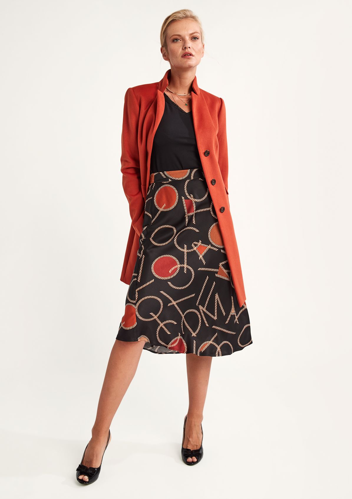 Viscose skirt with an all-over pattern from comma