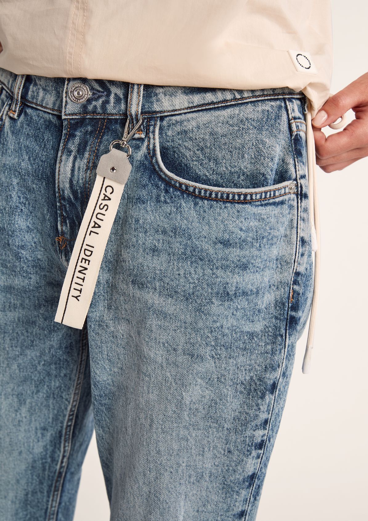 Relaxed: jeans with a garment wash from comma