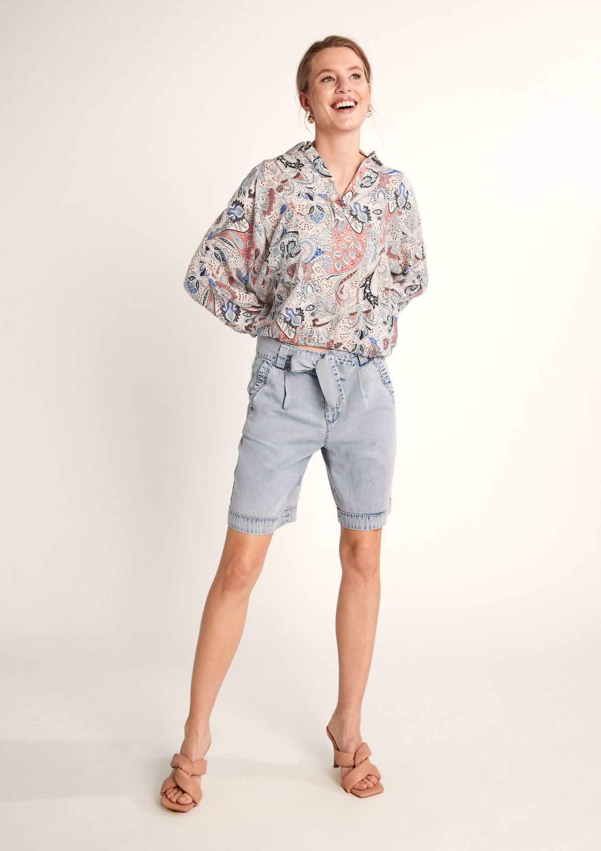 O-shaped viscose blouse from comma