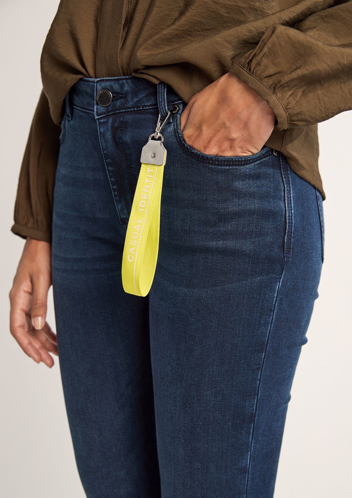 Skinny: Jeans mit Schlüsselanhänger 