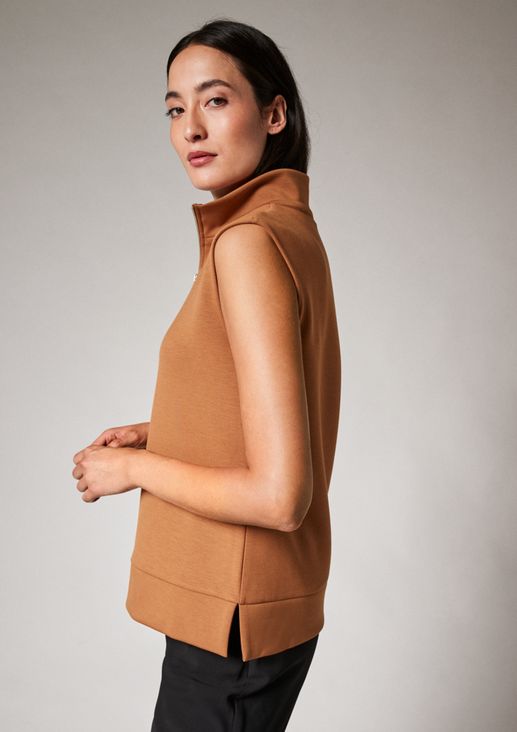 Sleeveless jumper with a collar from comma