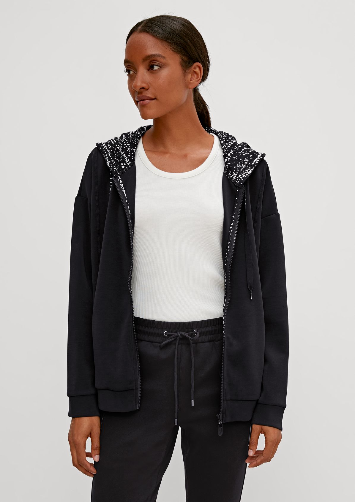 Scuba-style hooded jacket from comma