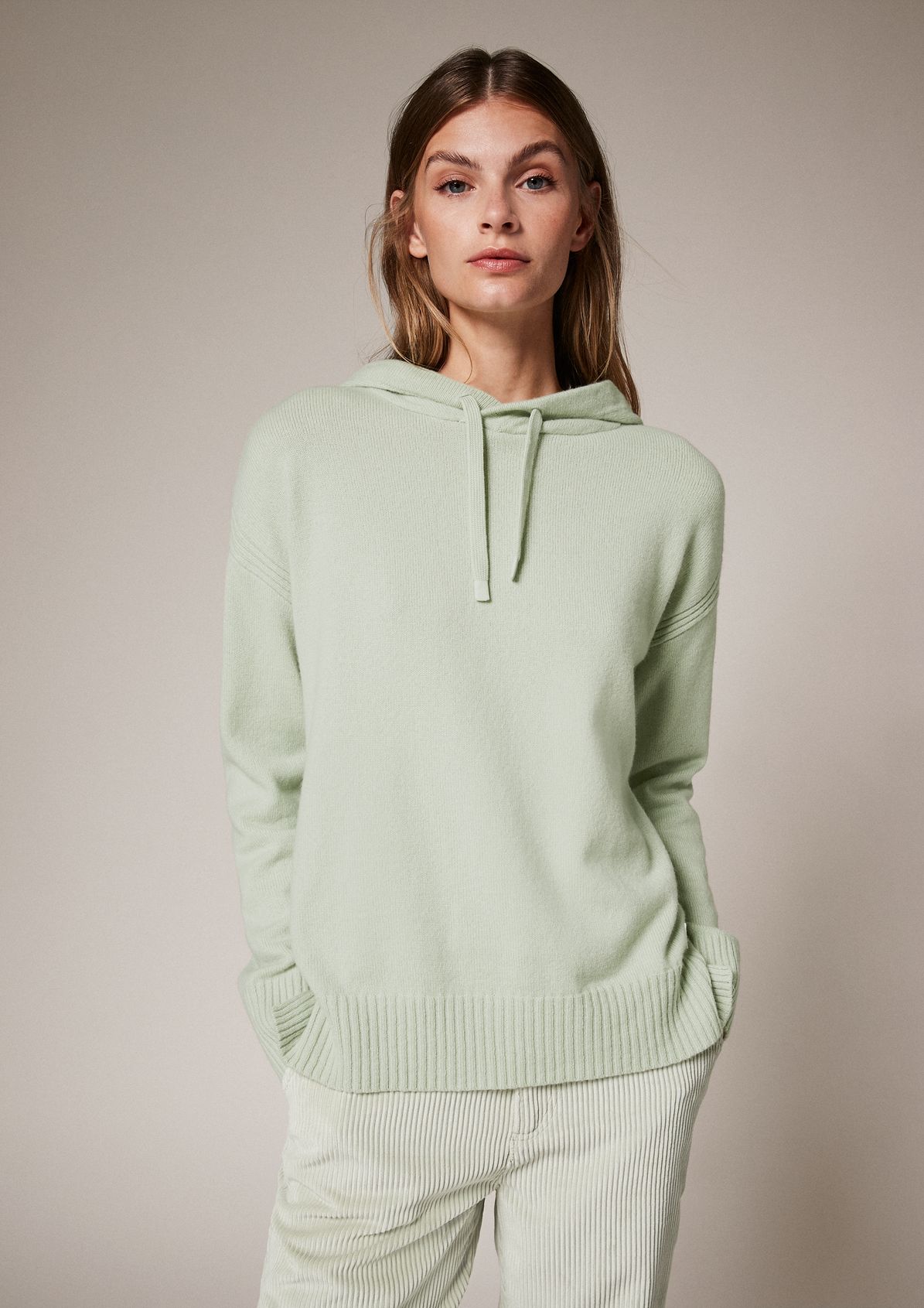 Hooded jumper in a wool blend from comma