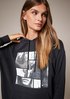 Sweatshirt with a front print from comma