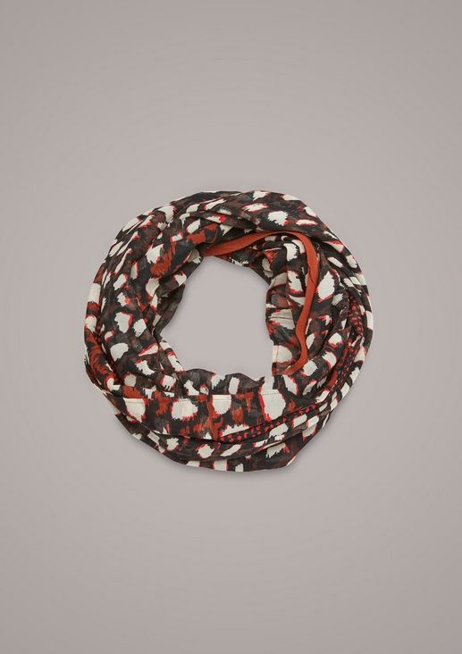 Patterned snood from comma