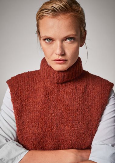 Sleeveless jumper in a wool blend from comma