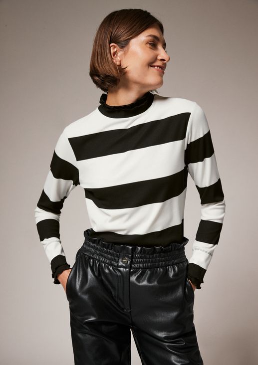 Long sleeve top with a layered collar from comma