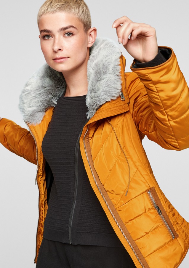 Women Jackets | Quilted jacket with a faux fur collar - PW40180