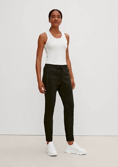 Slim: tracksuit bottoms in a twill look from comma