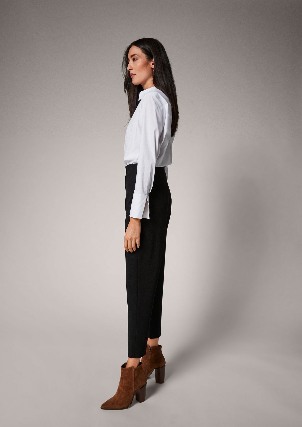 Regular: trousers with tapered leg from comma