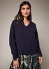 Cropped jumper with a V-neckline from comma