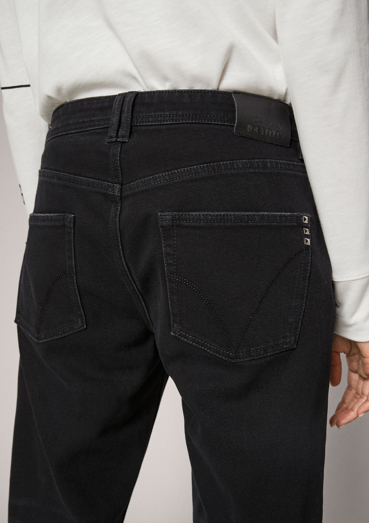 Regular: jeans with studs from comma