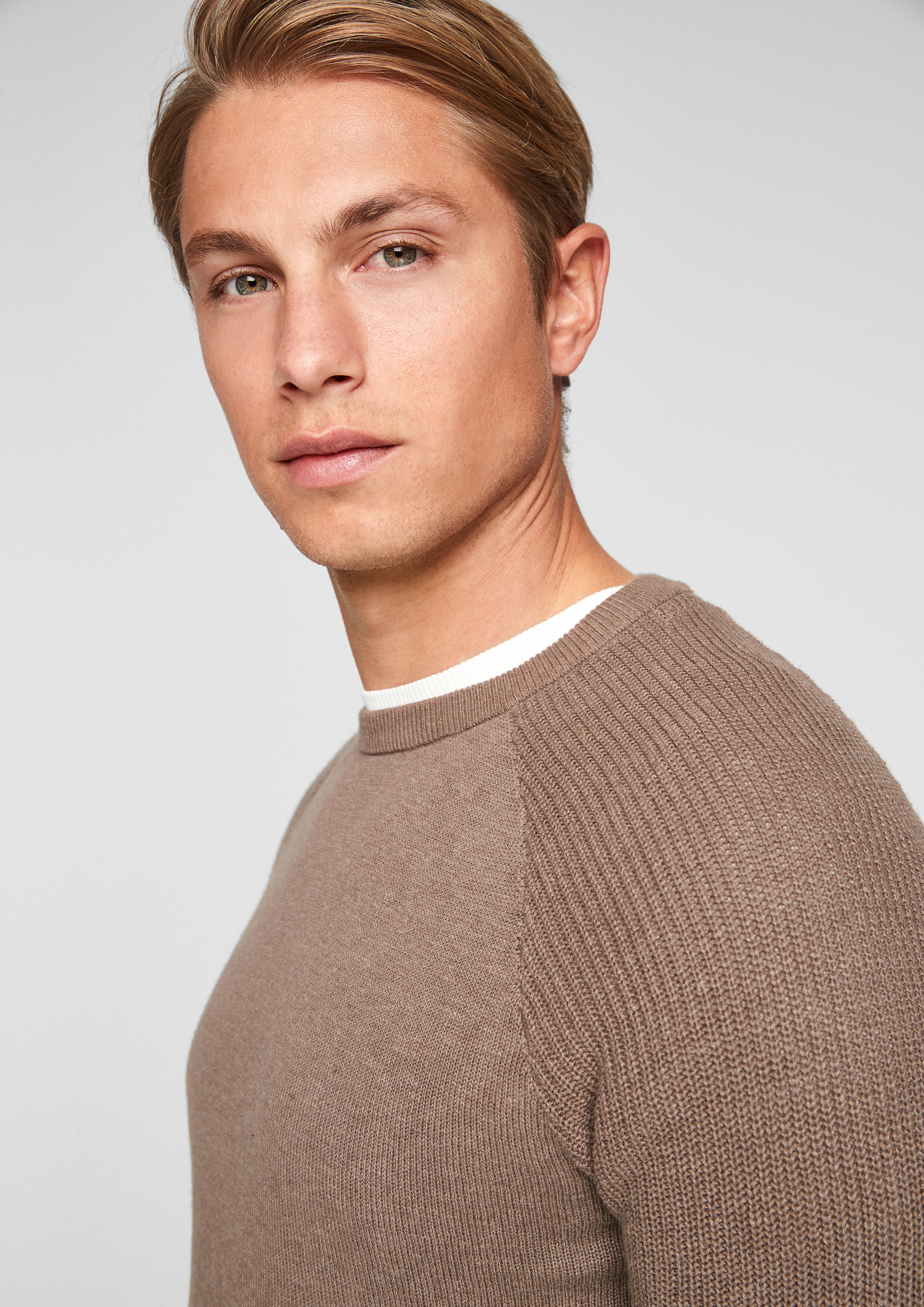 Knitted pullover