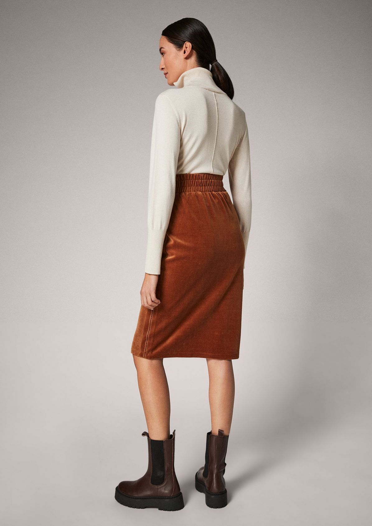 Midi skirt made of velvet from comma