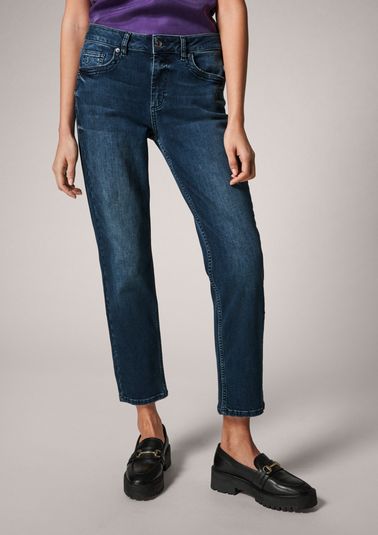 Relaxed: 7/8-length jeans from comma