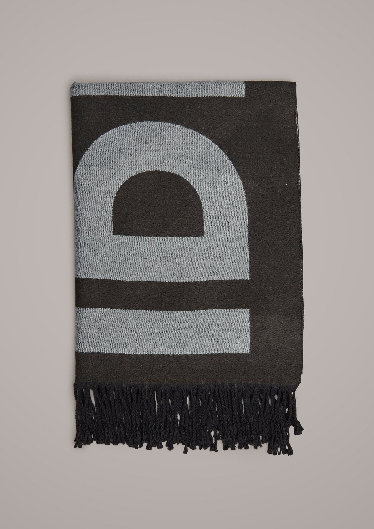 Double-faced scarf with lettering from comma