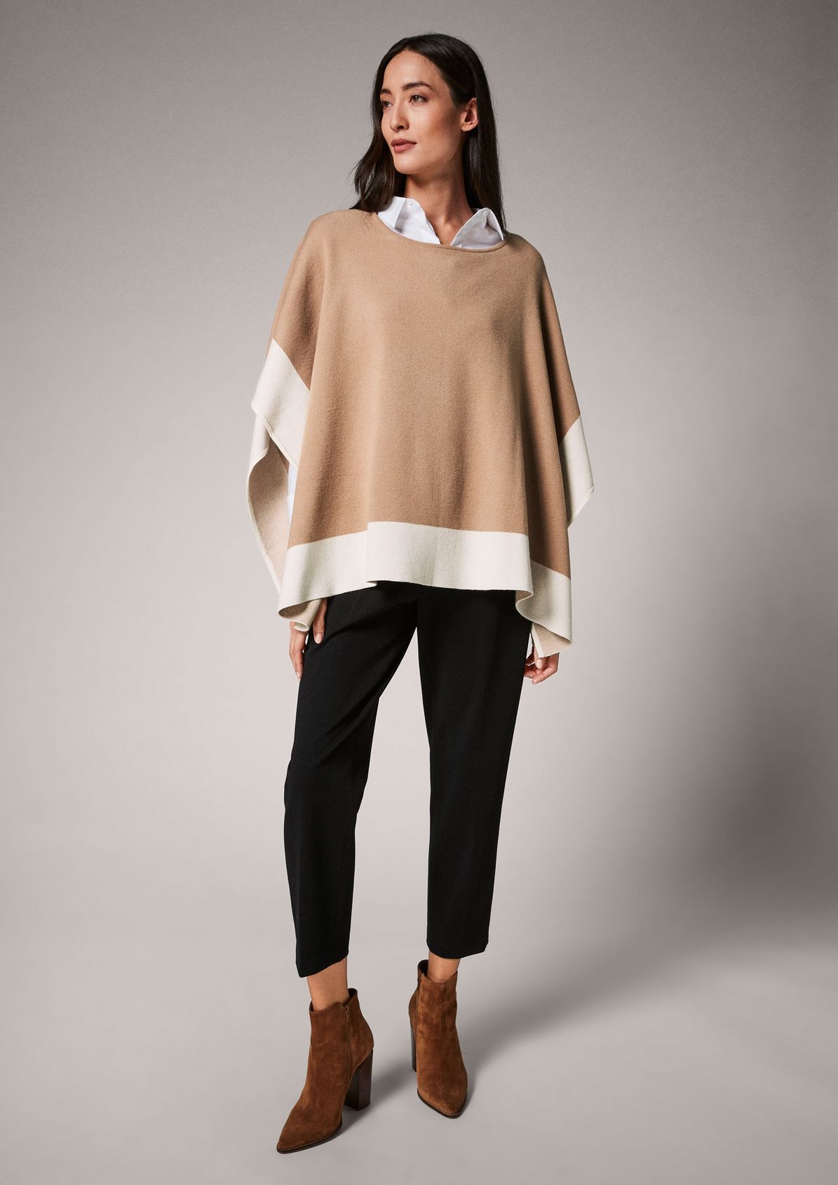 Poncho with colour blocking from comma