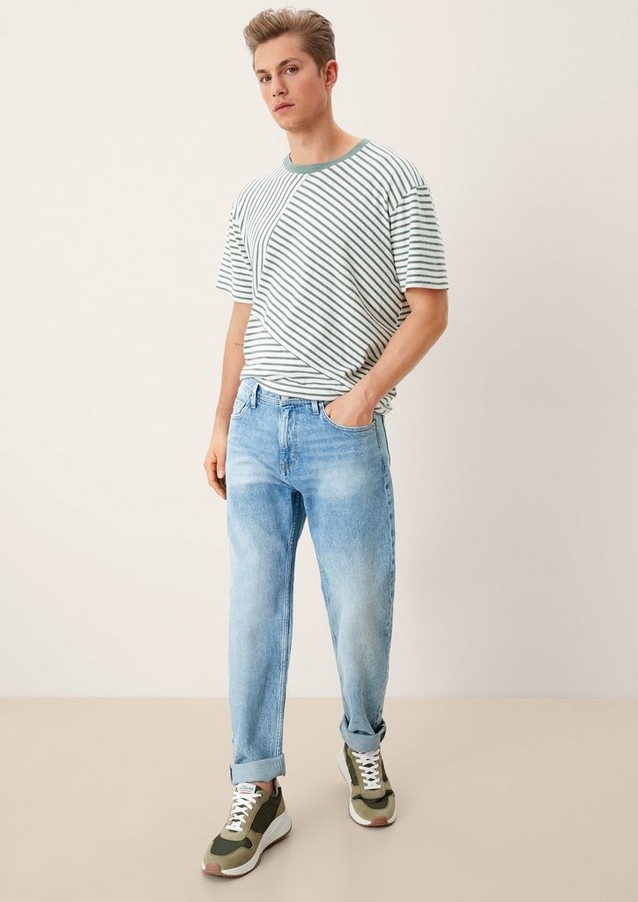 Men Jeans | Relaxed: jeans with a tapered leg - TL17348