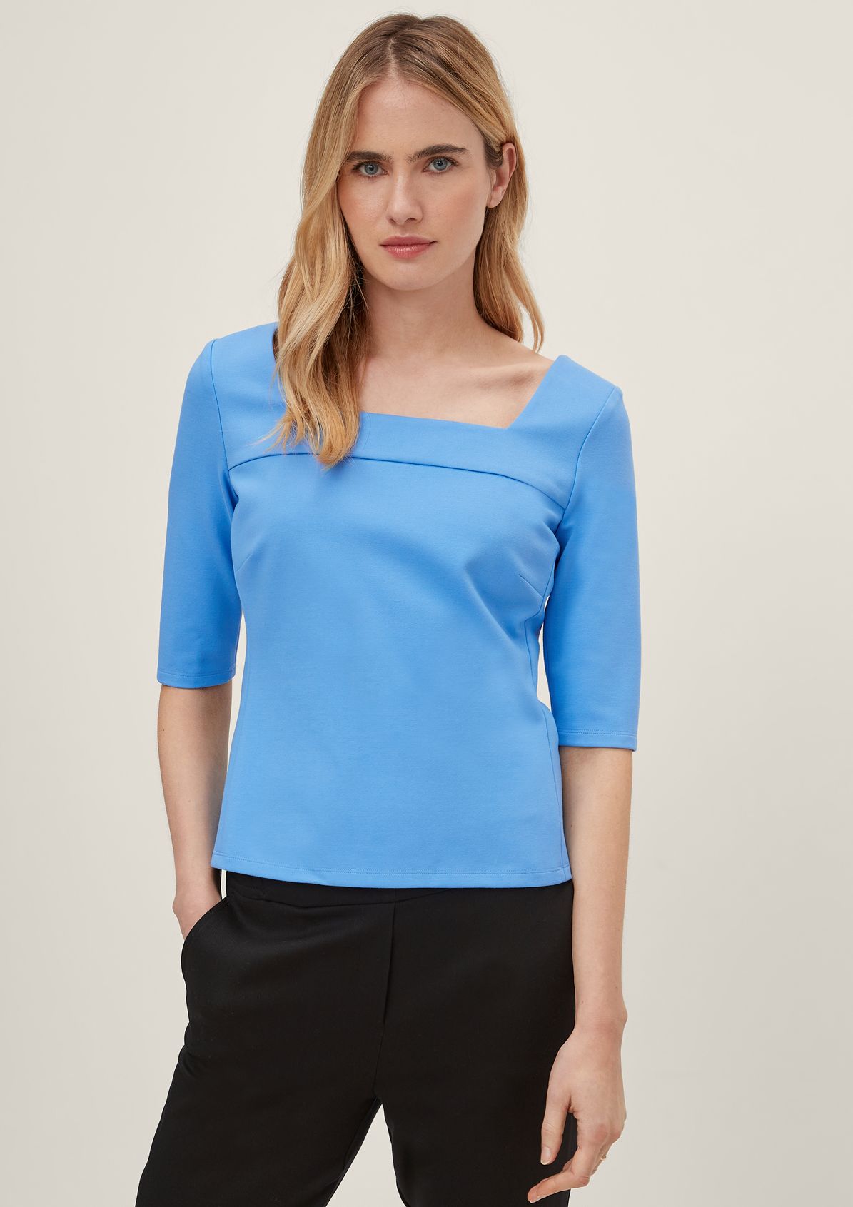 T-shirt with a square neckline from comma