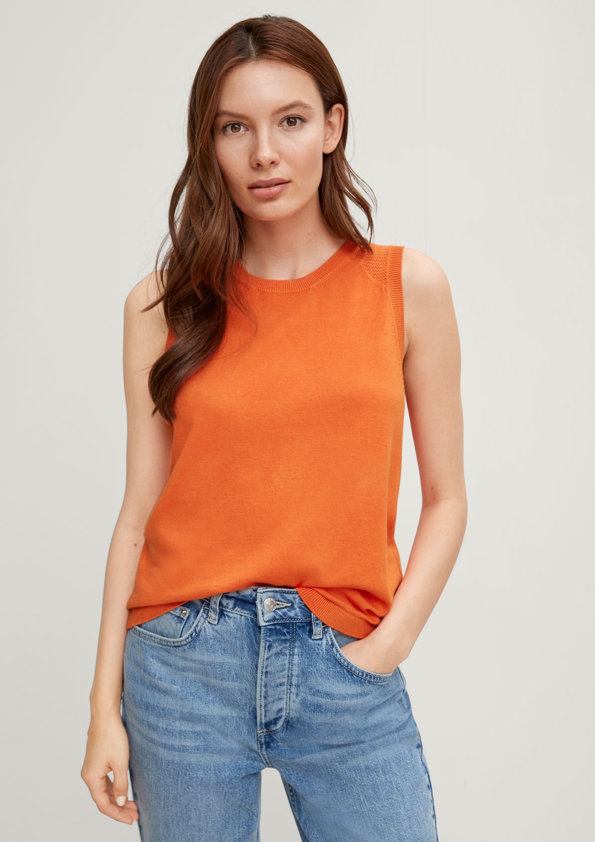 Viscose blend top from comma