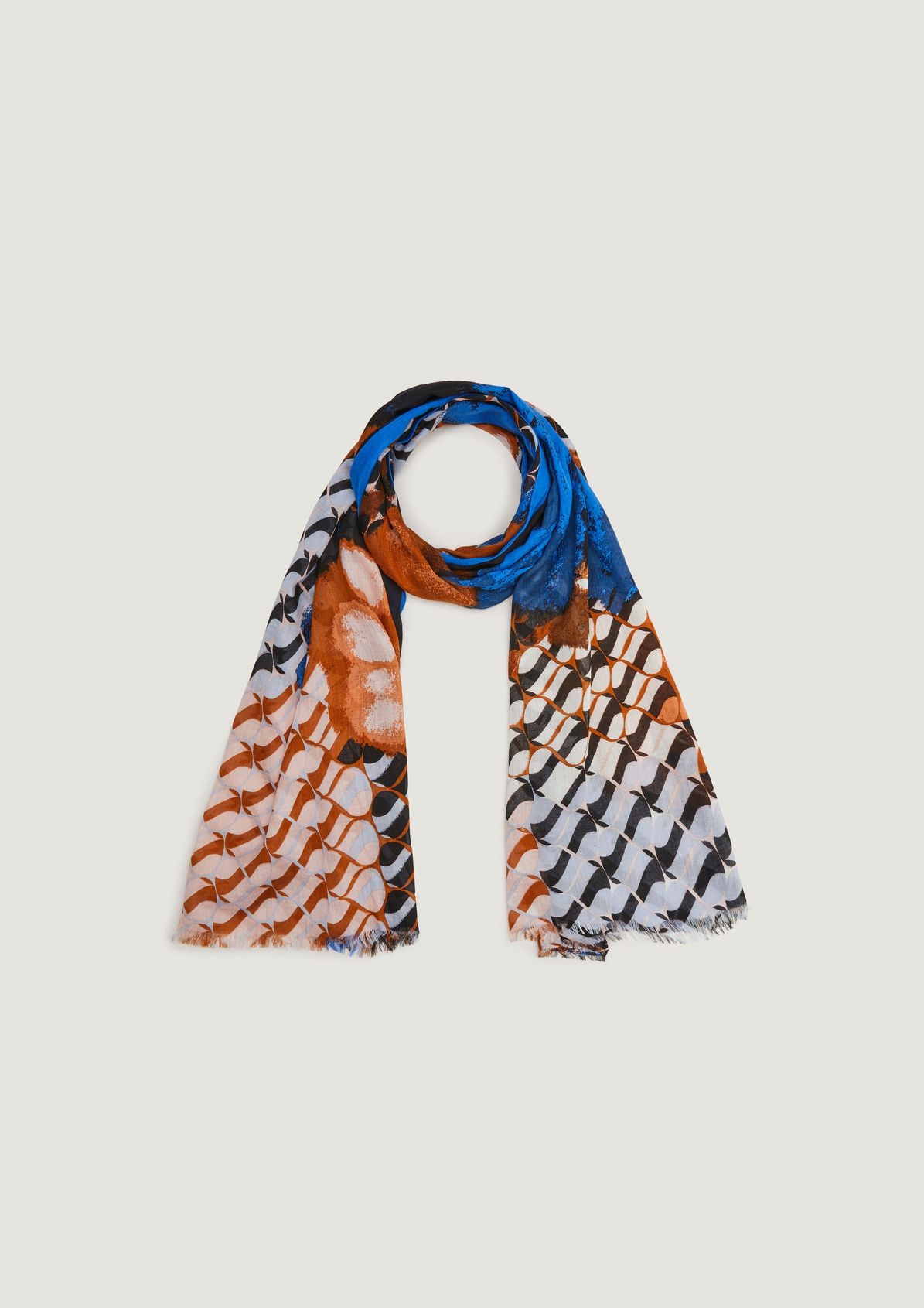 Scarf with an all-over pattern from comma