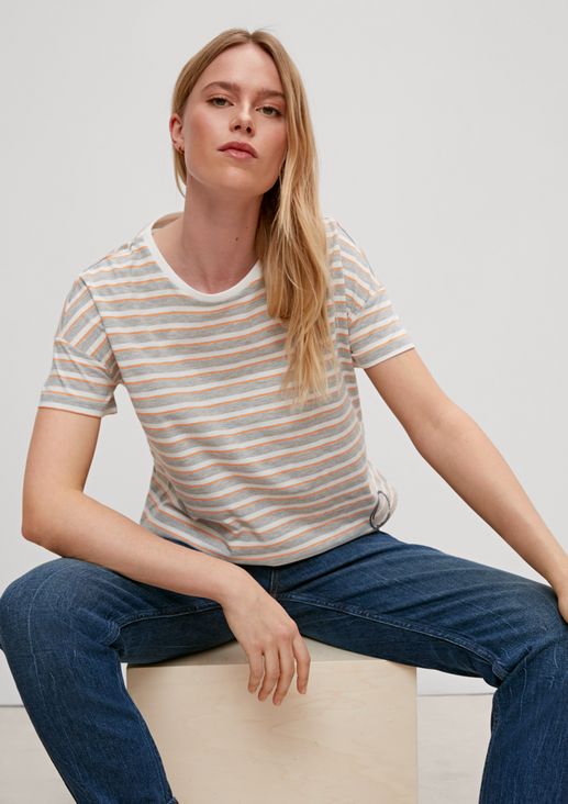 Striped top with logo from comma