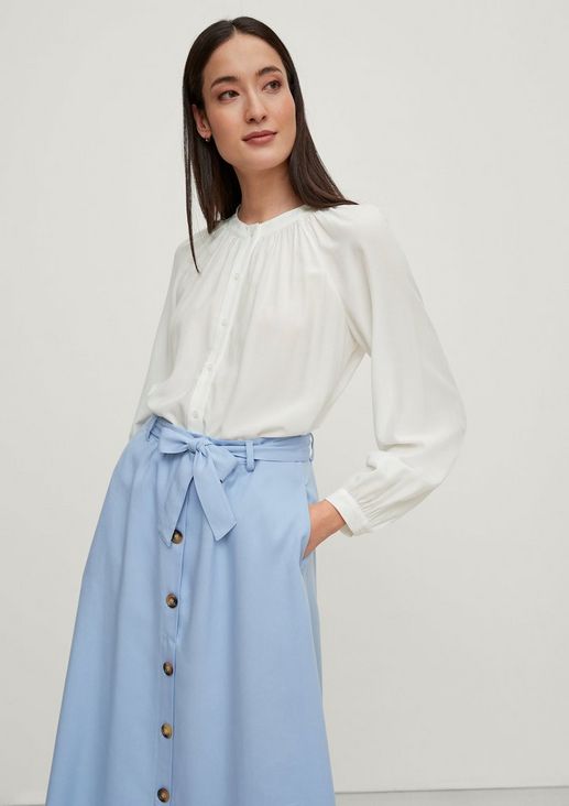 Blouse with a round neckline from comma