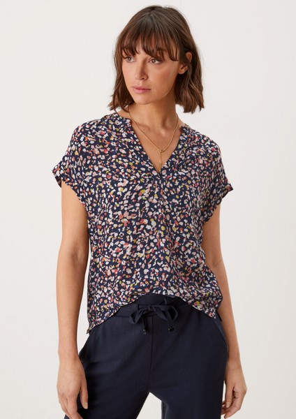 Femmes Shirts & tops | T-shirt agrémenté d'un devant façon chemisier à motif - VM45607