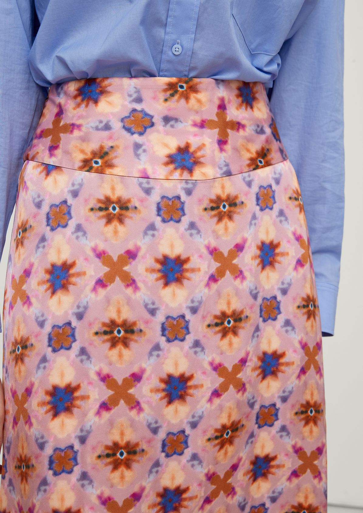 Patterned viscose skirt from comma
