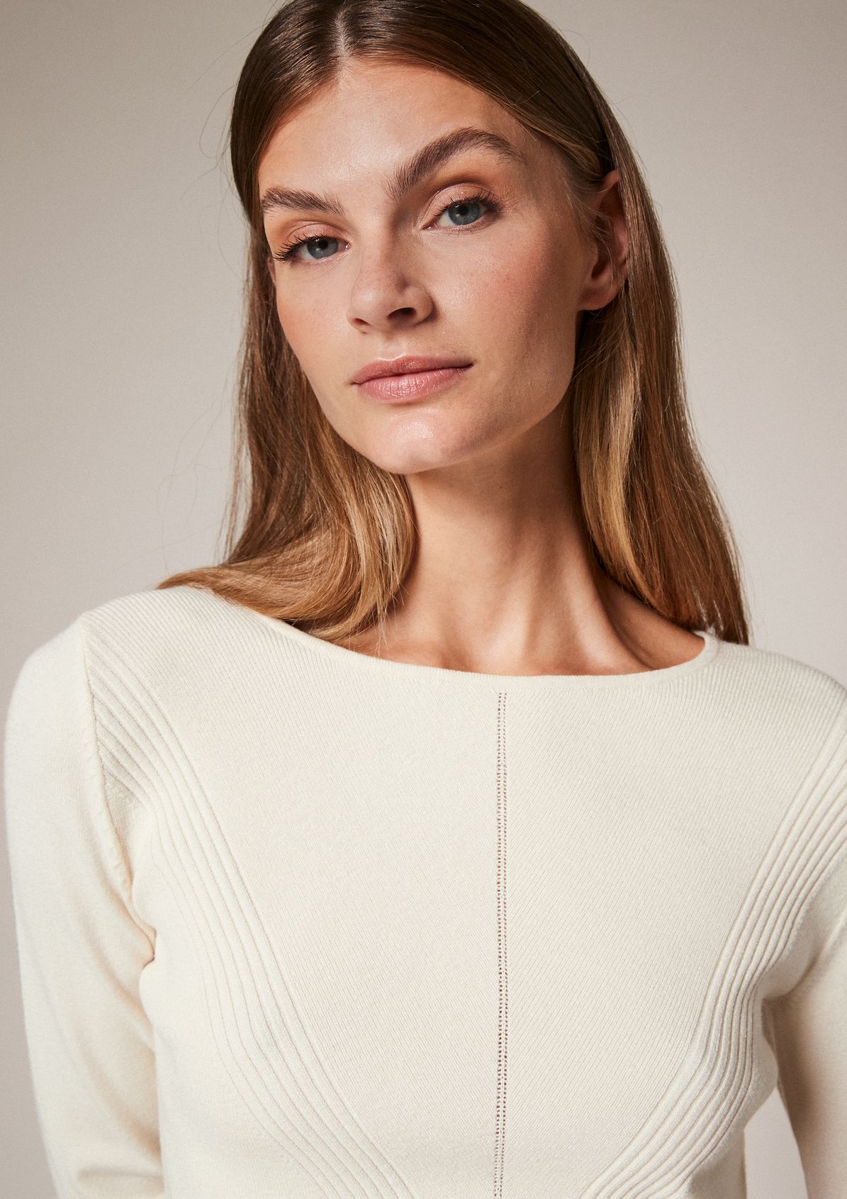 Jumper with a ribbed pattern from comma