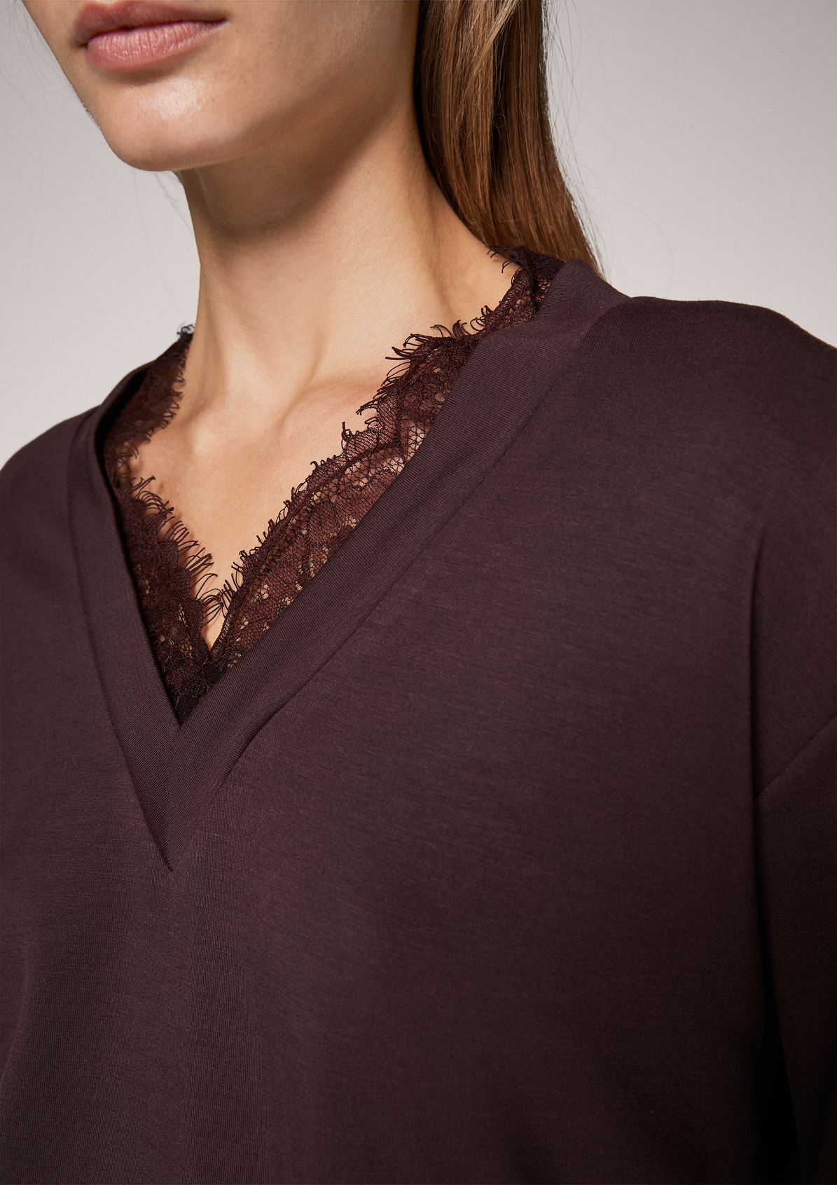 Sweatshirt with a lace insert from comma