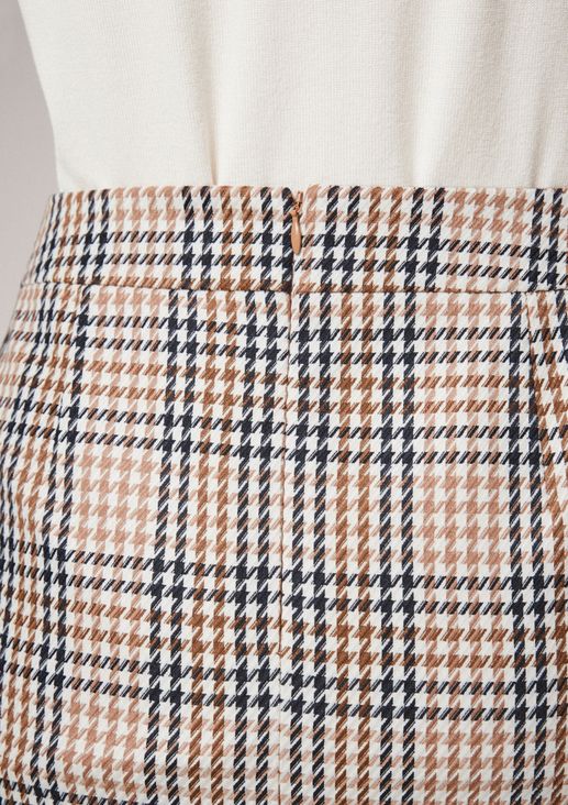 Skirt with a houndstooth pattern from comma