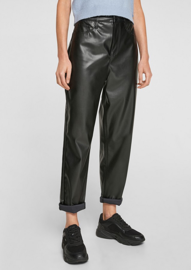 Women Trousers | Relaxed: 7/8-length faux leather trousers - IZ80422