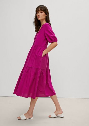 Tiered dress with a V-neckline from comma